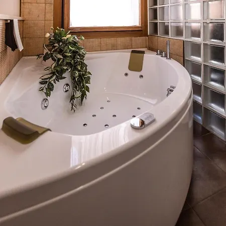 Konukevi La Bella Wine 4*